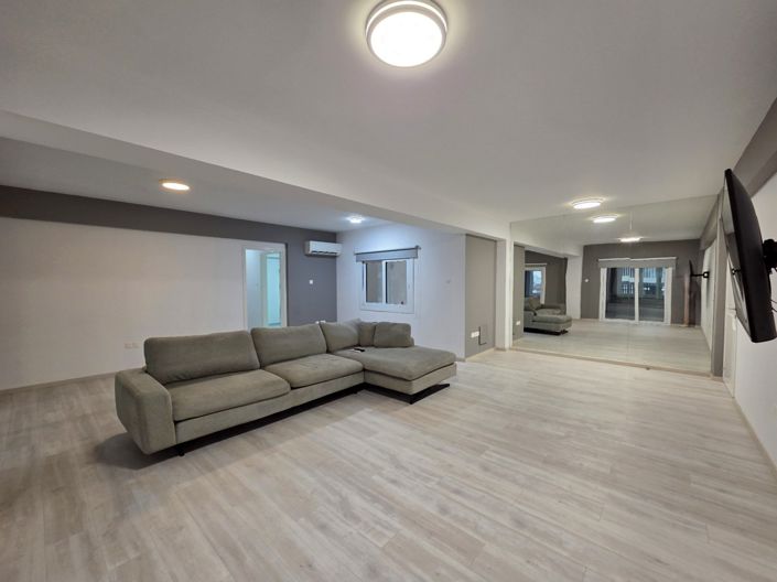 Image No.1-3 Bed Apartment for sale