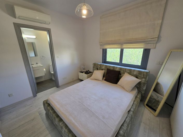 Image No.10-3 Bed Apartment for sale