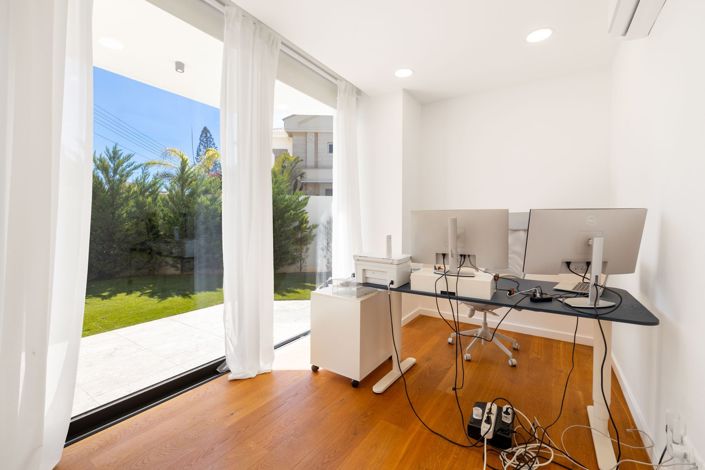 Image No.9-3 Bed Apartment for sale