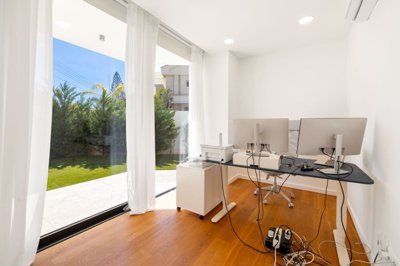 6a9ff88d-0fe8-43d0-b0d8-b6c28e94a4fc