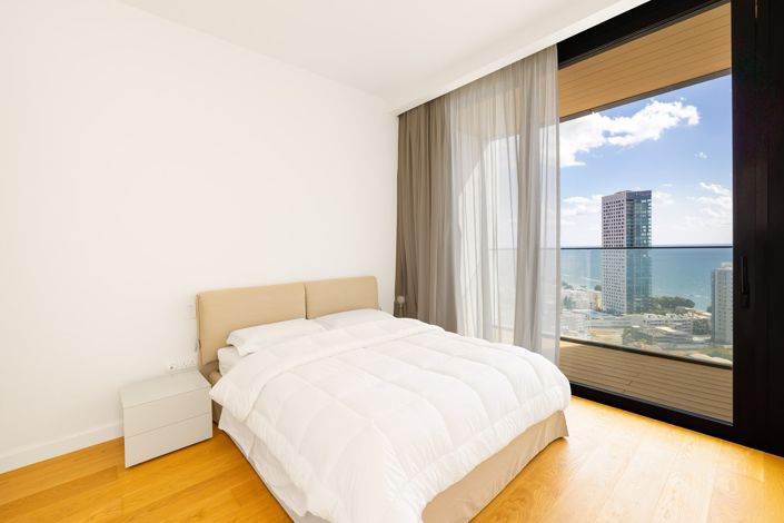 Image No.11-3 Bed Apartment for sale