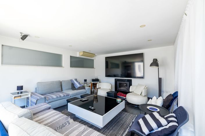 Image No.11-3 Bed House for sale