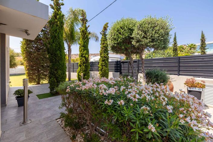 Image No.17-3 Bed House for sale