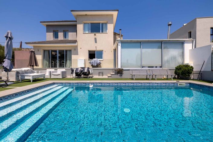 Image No.18-3 Bed House for sale