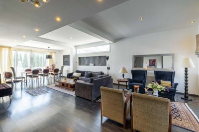 e192436e-d14a-4004-a1e5-fa301ae27e41