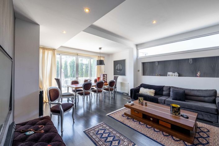 Image No.8-3 Bed House for sale