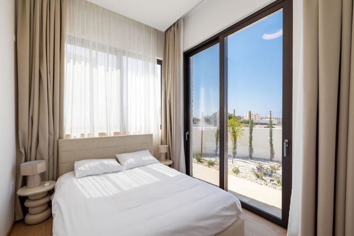 Image No.11-3 Bed House for sale