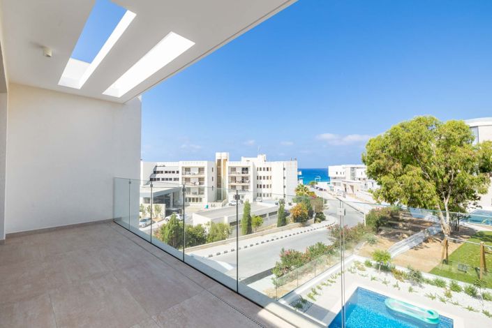 Image No.15-3 Bed House for sale