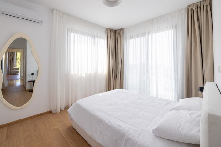 Image No.17-3 Bed House for sale