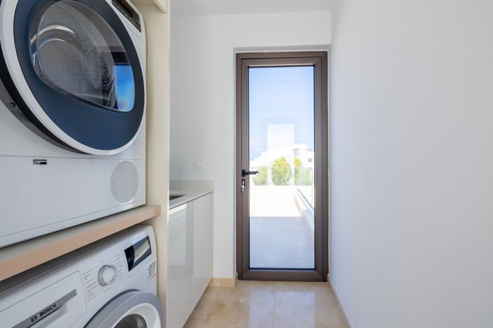 Image No.20-3 Bed House for sale