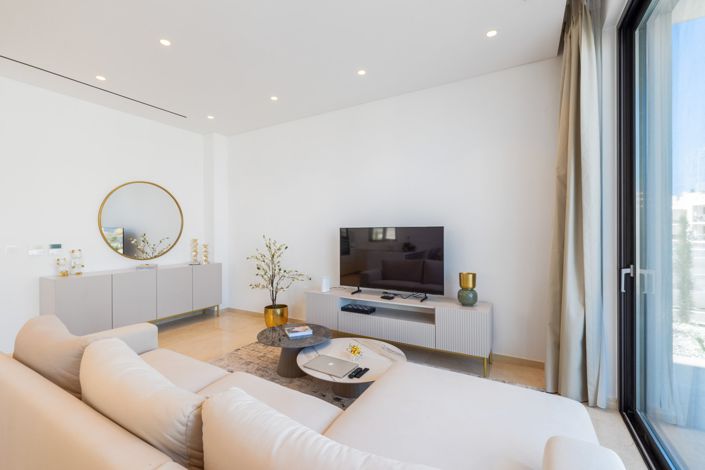 Image No.3-3 Bed House for sale