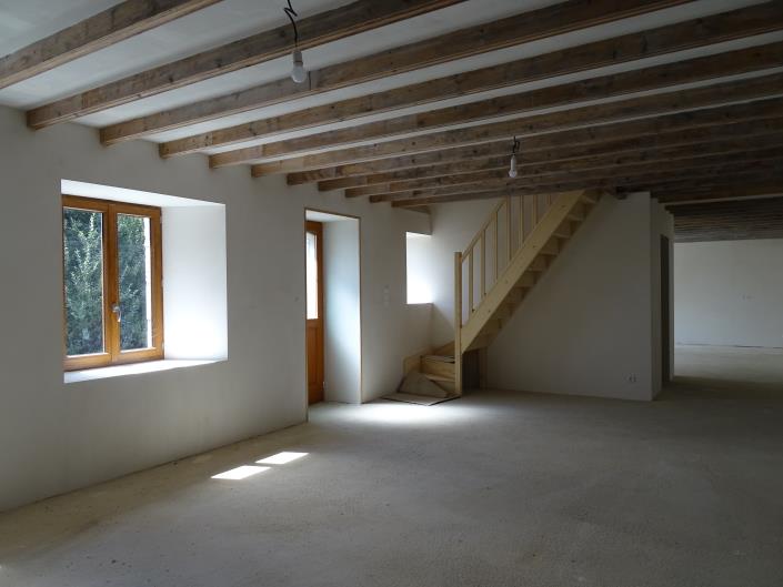 Image No.10-3 Bed House for sale