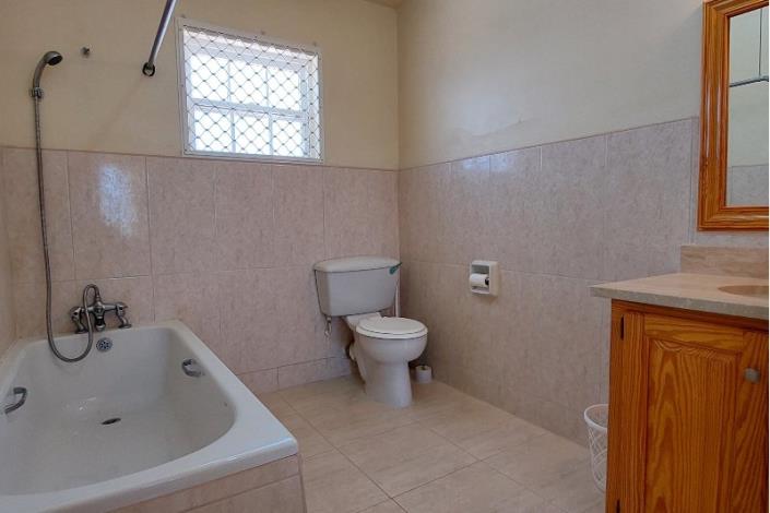 Image No.16-5 Bed House for sale