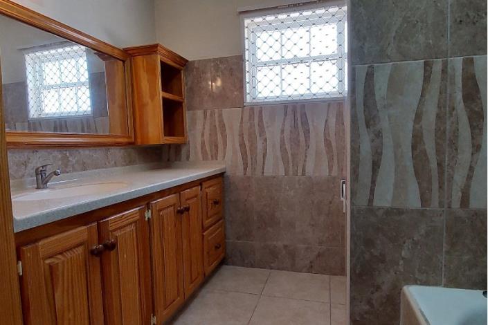 Image No.18-5 Bed House for sale