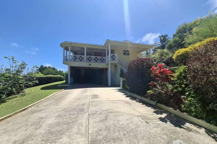 Image No.1-5 Bed House for sale