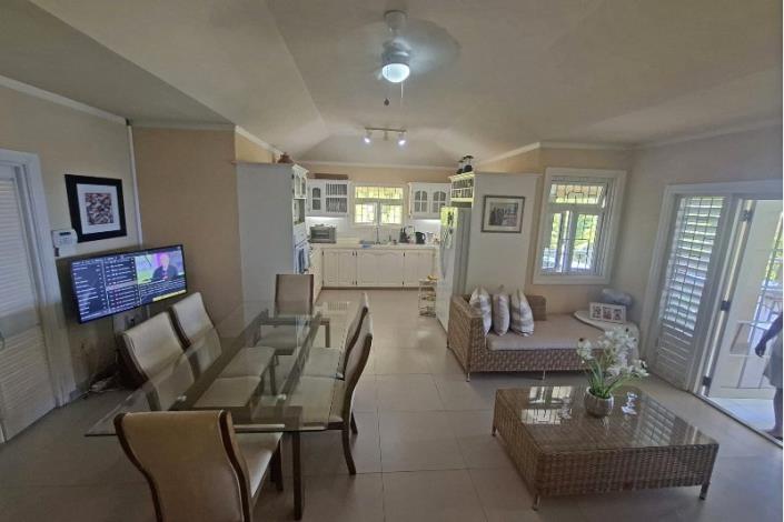 Image No.6-5 Bed House for sale