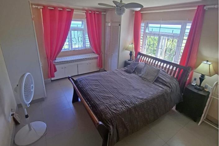 Image No.8-5 Bed House for sale