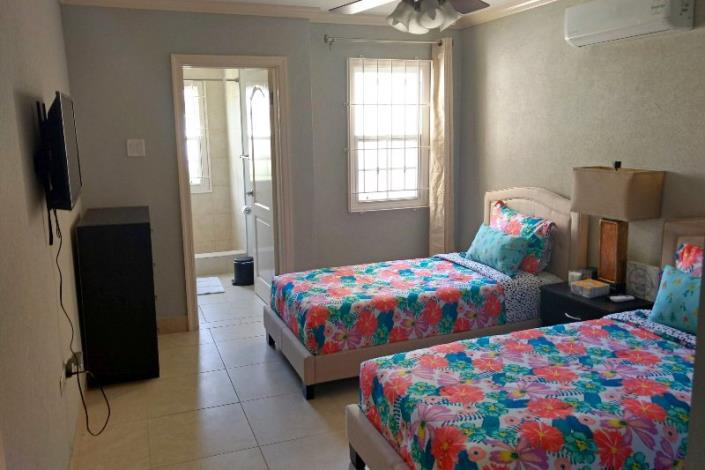 Image No.10-3 Bed Townhouse for sale