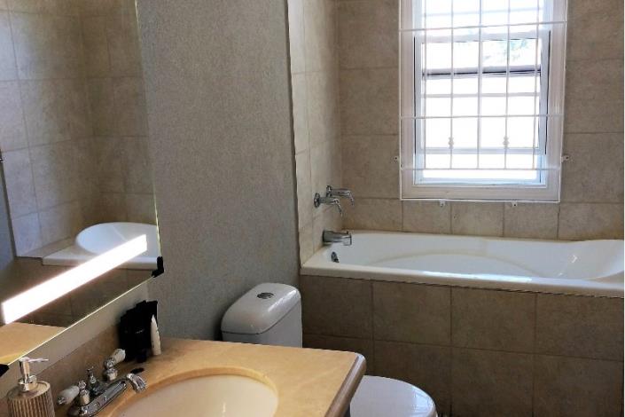 Image No.11-3 Bed Townhouse for sale