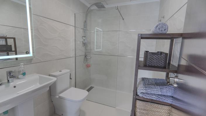 Image No.8-4 Bed Villa for sale