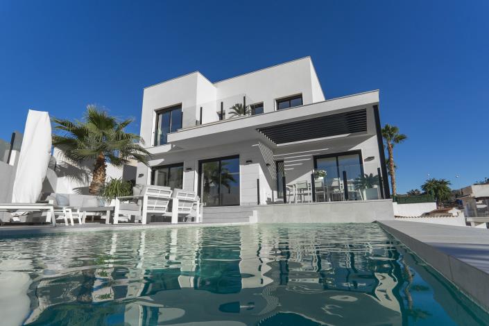 Image No.4-4 Bed Villa for sale