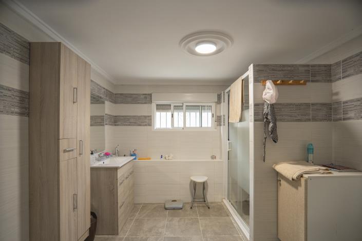 Image No.12-4 Bed Villa / Detached for sale