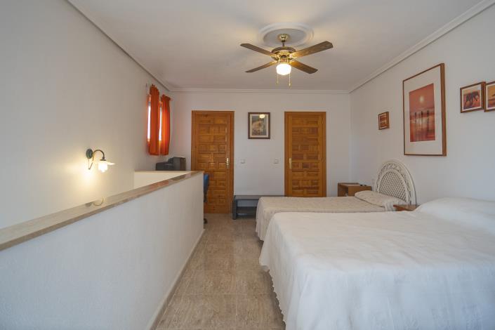 Image No.23-4 Bed Villa / Detached for sale