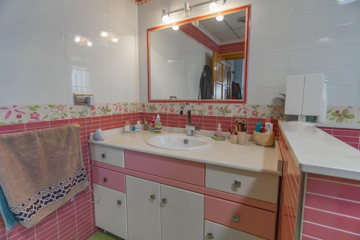 Image No.10-3 Bed Villa / Detached for sale