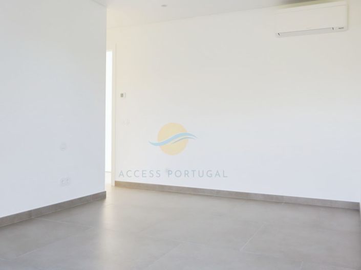 Image No.22-4 Bed House for sale