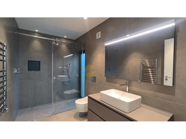 Image No.24-4 Bed House for sale