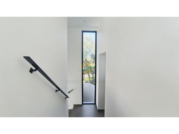 Image No.30-4 Bed House for sale