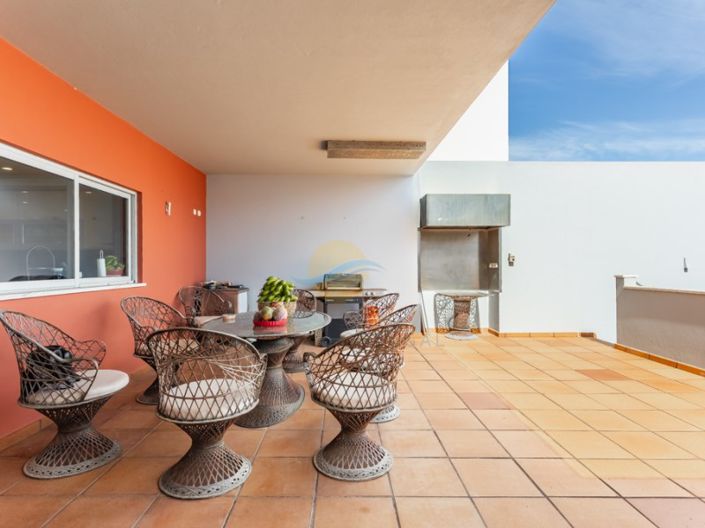 Image No.20-6 Bed House for sale