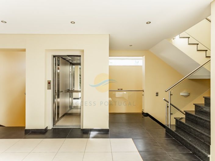 Image No.22-6 Bed House for sale