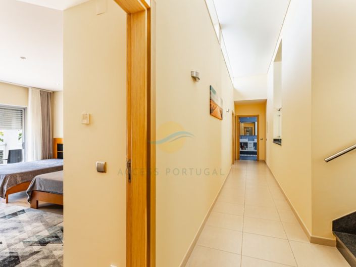 Image No.26-6 Bed House for sale