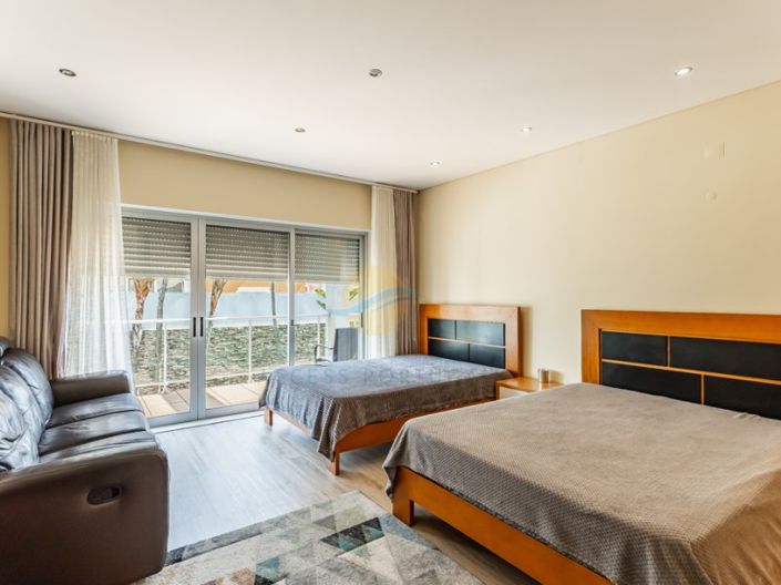 Image No.27-6 Bed House for sale