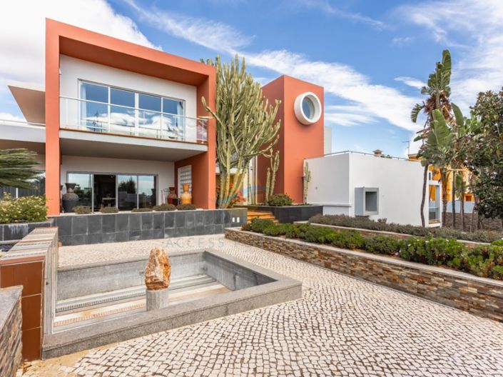 Image No.4-6 Bed House for sale