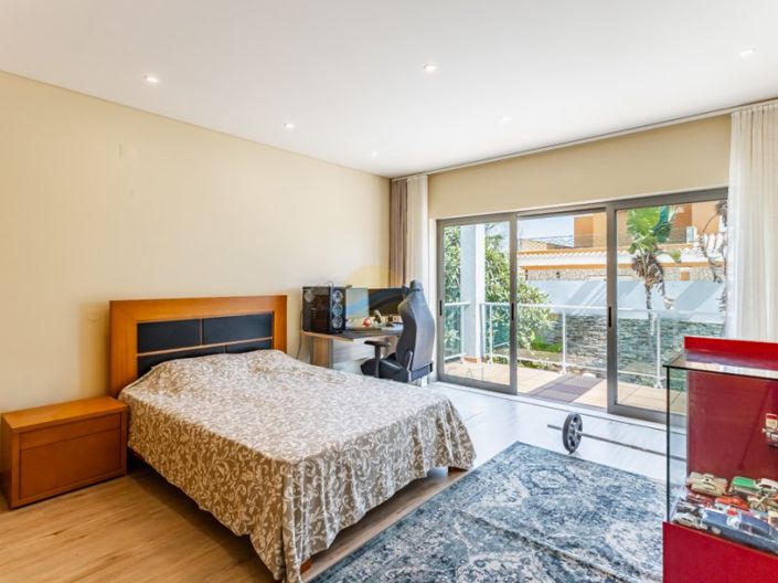 Image No.29-6 Bed House for sale