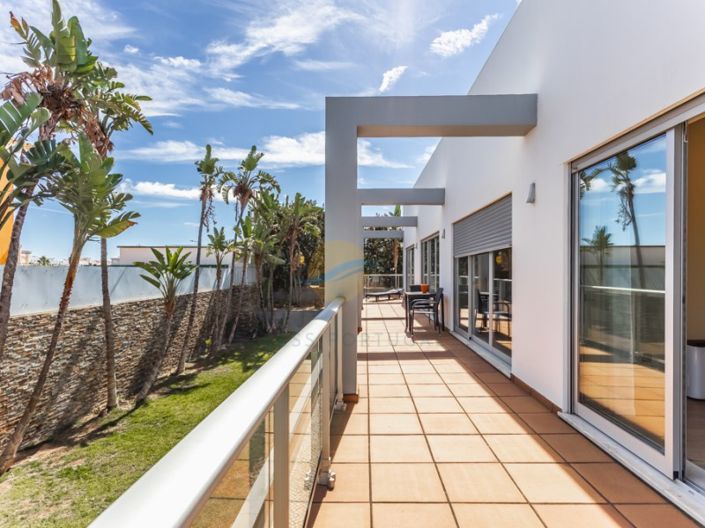 Image No.32-6 Bed House for sale