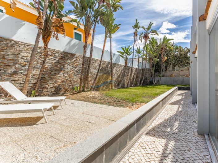 Image No.41-6 Bed House for sale