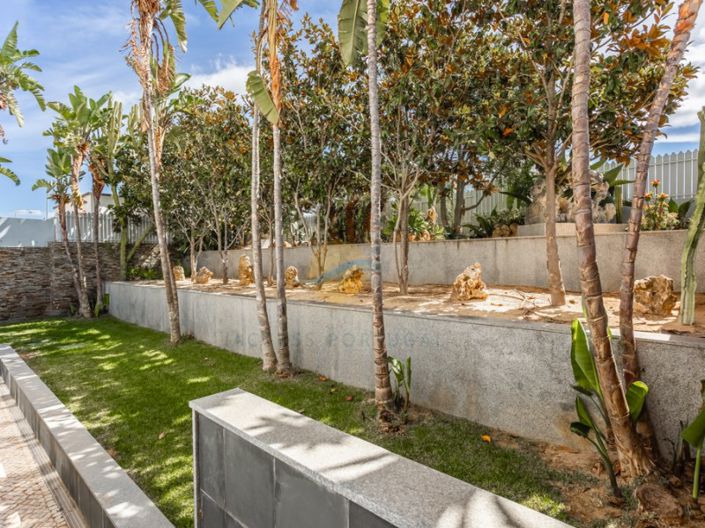 Image No.44-6 Bed House for sale