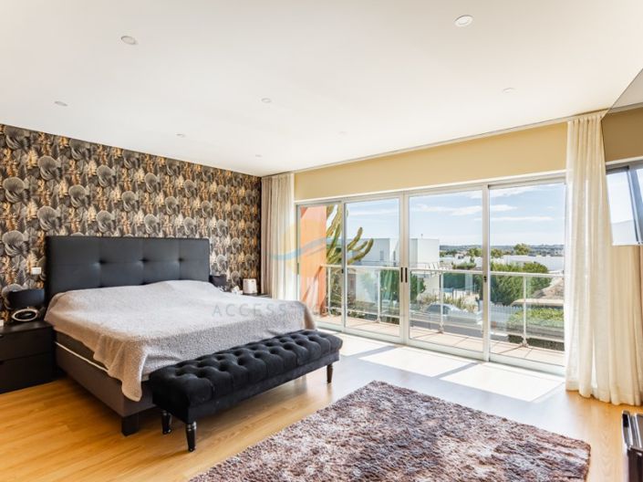 Image No.45-6 Bed House for sale