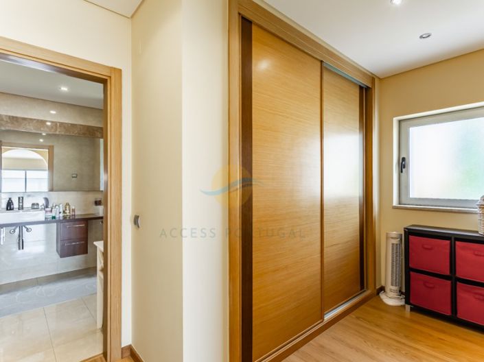 Image No.53-6 Bed House for sale