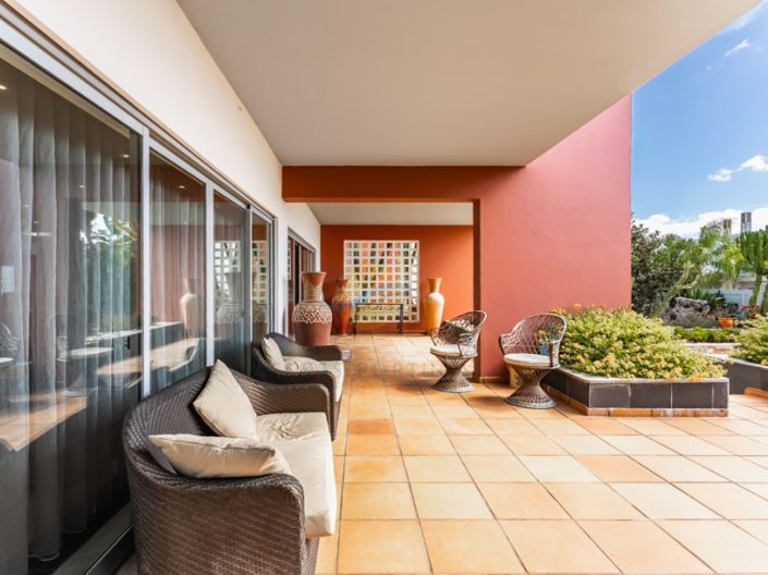 Image No.5-6 Bed House for sale