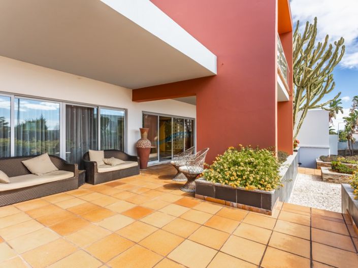 Image No.7-6 Bed House for sale