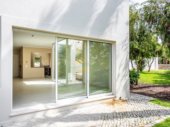 Image No.18-2 Bed House for sale