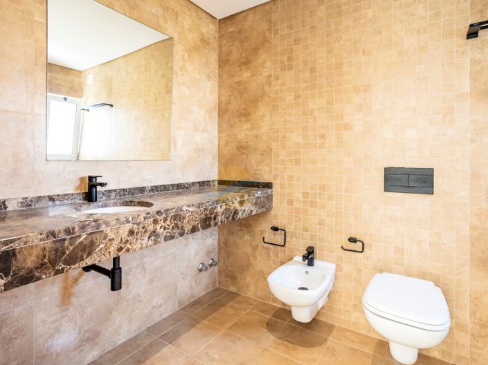 Image No.27-2 Bed House for sale