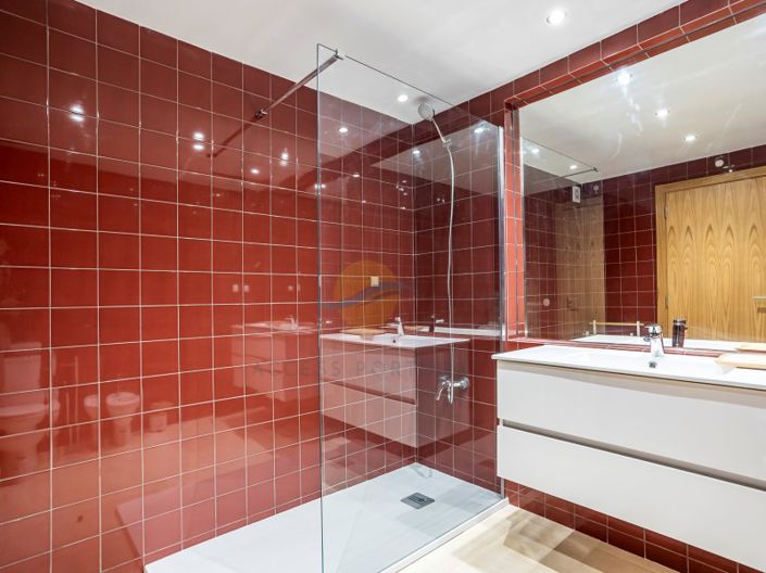 Image No.20-2 Bed House for sale