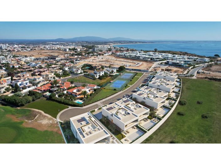 Image No.20-4 Bed House for sale