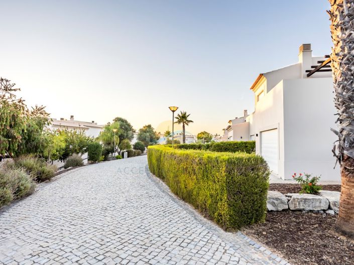 Image No.35-2 Bed House for sale