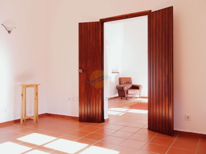 Image No.28-3 Bed Farmhouse for sale